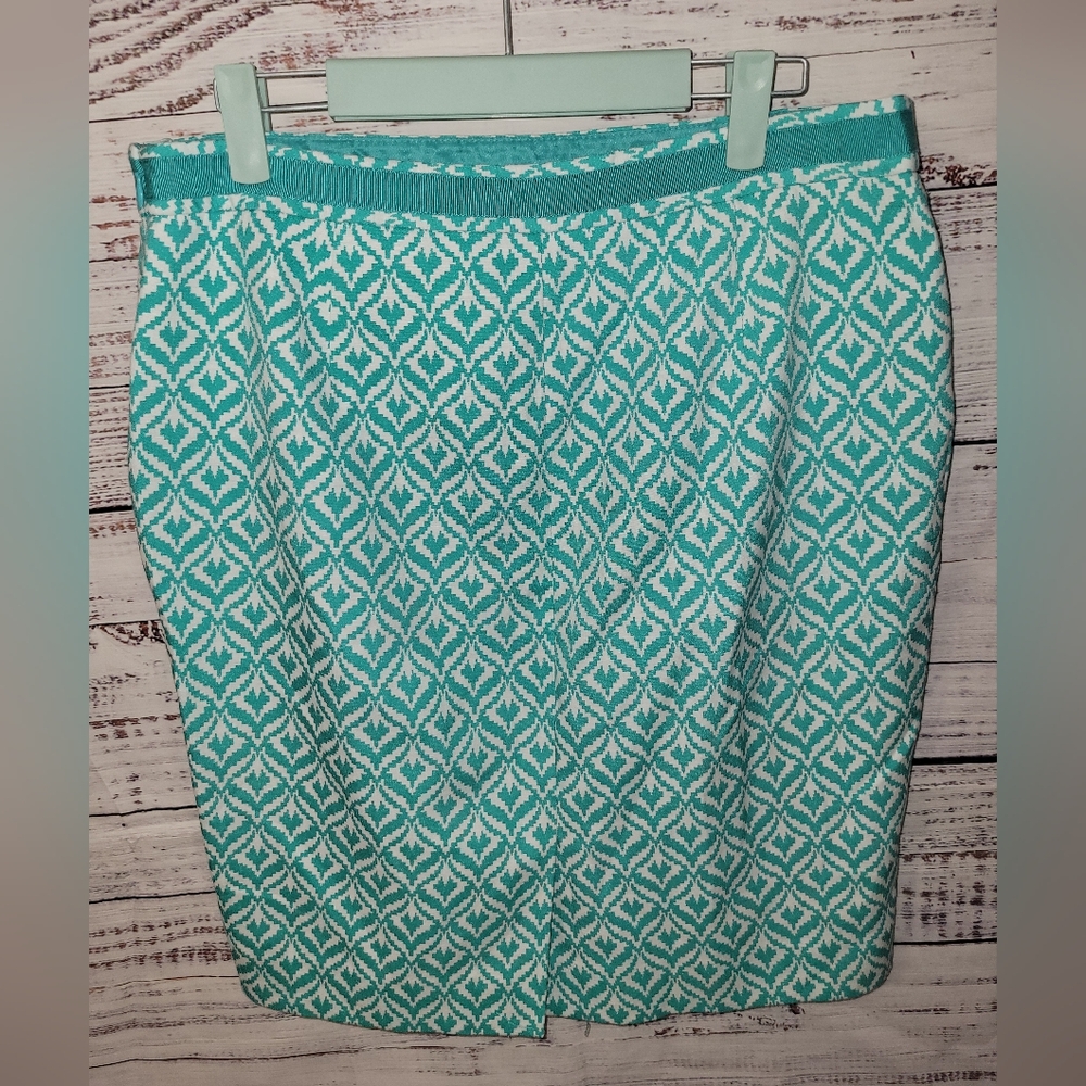 The limited Pocket Pencil Skirt